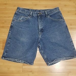 3 for $10! Vintage Wrangler Jean Shorts 33